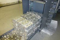 Compacting of aluminium punching waste